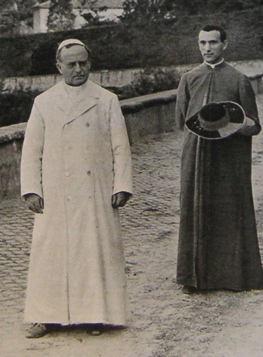 Pius XI Walk